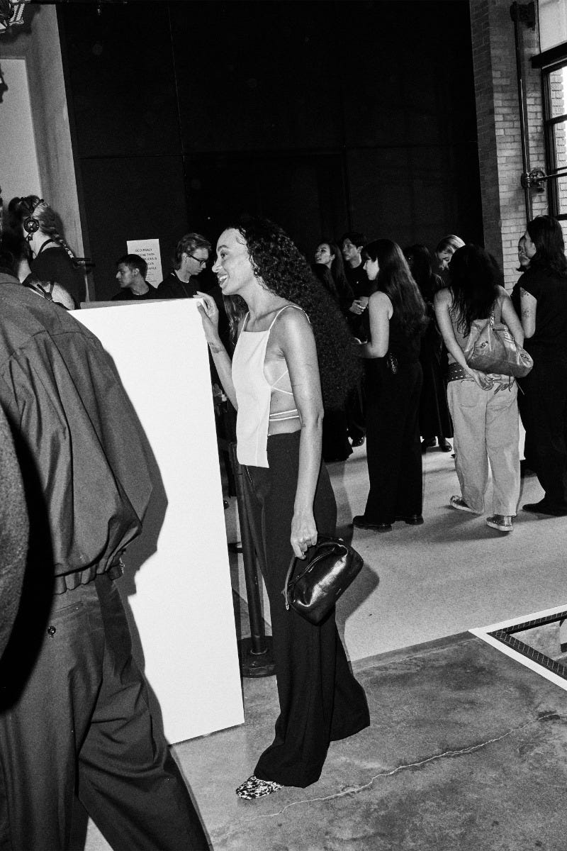 <p style="line-height: 20px; text-align: left;"><span style="font-family: 'Klein Web 55 Regular'; color: #ffffff; font-size: 14px; letter-spacing: 0.3px;">Solange</span></p>