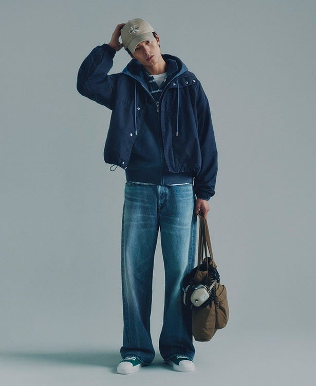 <p style="line-height: 24px; text-align: left; padding-left: 0px;"> <span style="font-family: 'Klein Web 45 Light'; color: #ffffff; font-size: 22px; letter-spacing: 0.5px;">The <Br>Weekender</span></p>