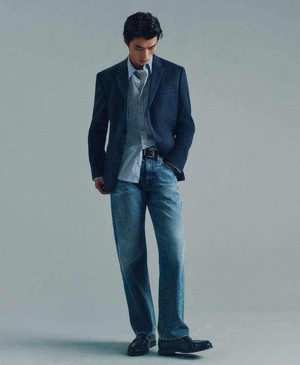 <p style="line-height: 24px; text-align: left; padding-left: 0px;"> <span style="font-family: 'Klein Web 45 Light'; color: #ffffff; font-size: 22px; letter-spacing: 0.5px;">The <Br>9 to 5'er</span></p>